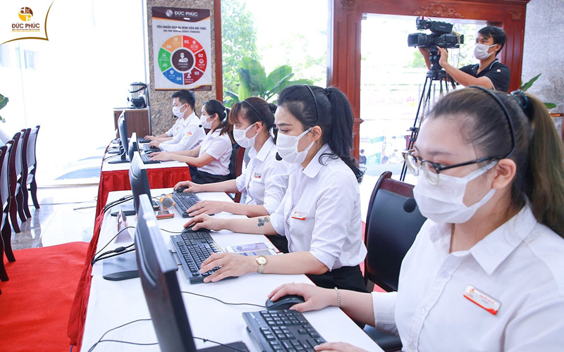 Đội ngũ nhân viên y tế chuyên nghiệp
