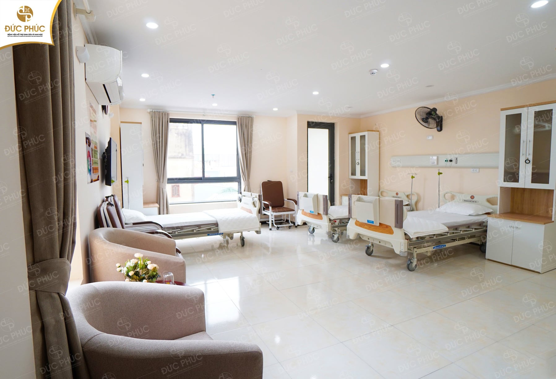 Hệ thống phòng bệnh đạt chuẩn 5 sao vô cùng tiện nghi trong không gian thoáng đãng, hiện đại với đầy đủ đồ đùng nhu cầu thiết yếu