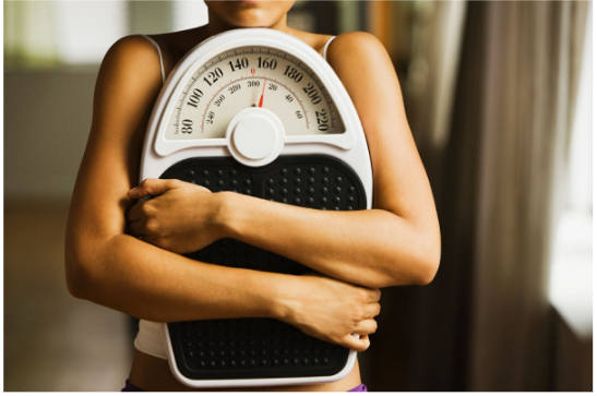 Cân nặng có thể là yếu tố ảnh hưởng đến chu kỳ kinh nguyệt 