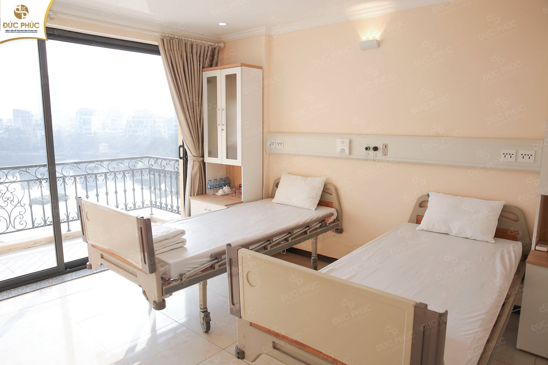 Phòng điều trị nội trú khang trang, sạch sẽ và tiện nghi.