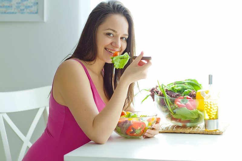 Chú ý ăn uống là cách giúp giảm ốm nghén rất hiệu quả