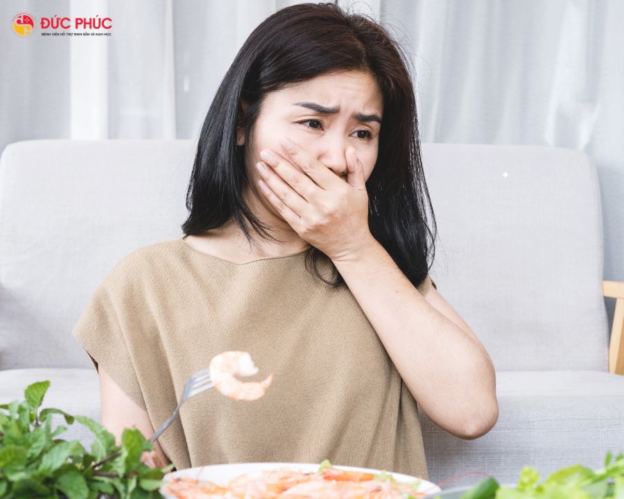 Buồn nôn là một trong những tác dụng phụ thường hay gặp sau khi kích trứng