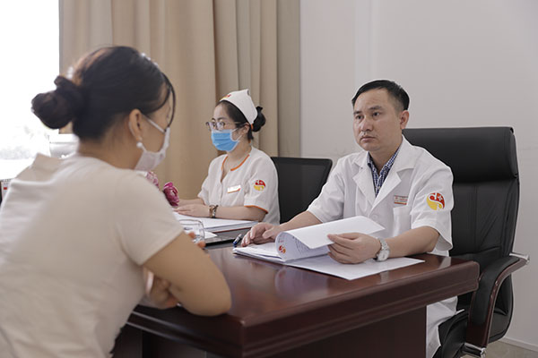 Cần thăm khám để biết tình trạng sức khỏe của phù hợp làm IUI không