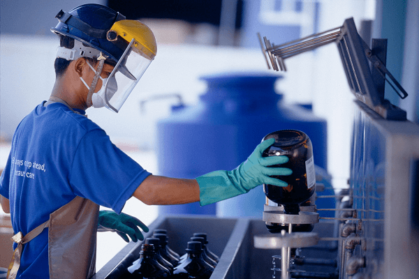 Làm việc trong môi trường có chứa hóa chất độc hạicó thể gây hại cho tinh trùng