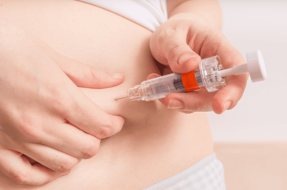 sử dụng thuốc kích trứng có thể gặp phải các phản ứng do tác động của hormone nội tiết