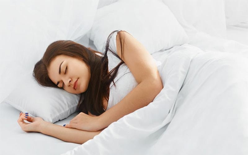 Tránh vận động mạnh, mang vác nặng hoặc tập luyện cường độ cao.